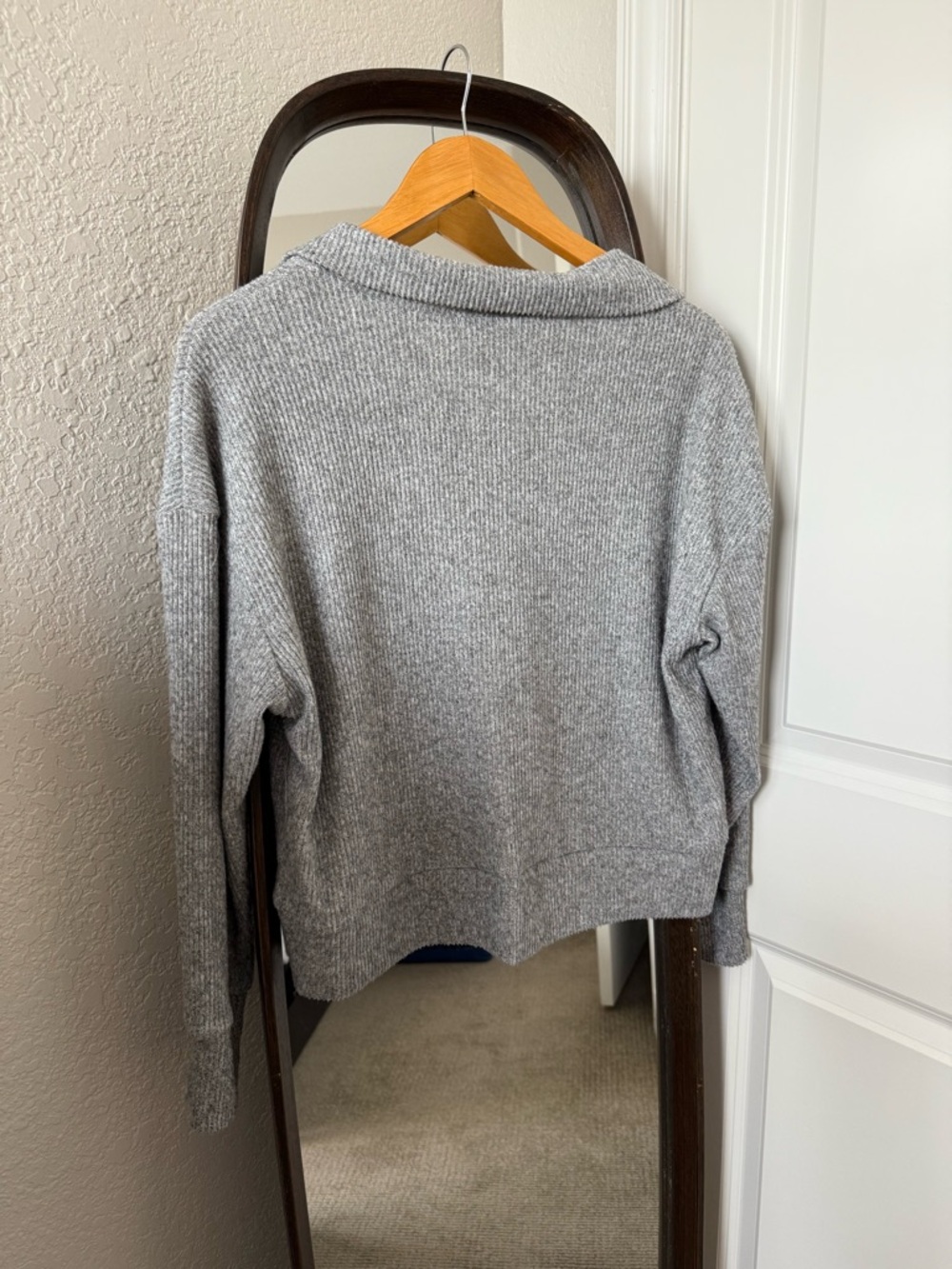 Sweet Romeo Heather Grey Collared 3-Button Cardigan Sweater - Size S - Picture 2 of 5